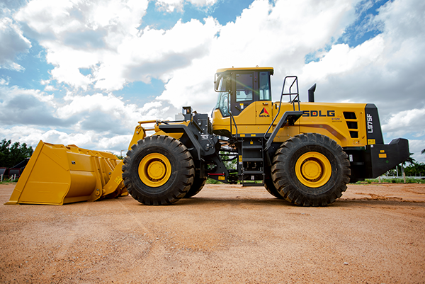 SDLG excavator for construction, trenching, and mining work